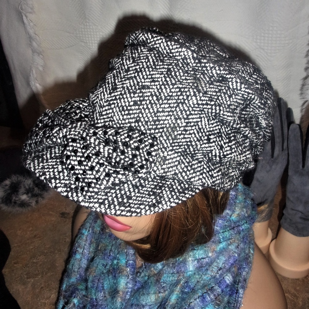 Black & White Chevron Tweed Fabric Black Bead Cap